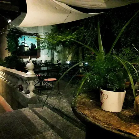 Majolka Apartman *